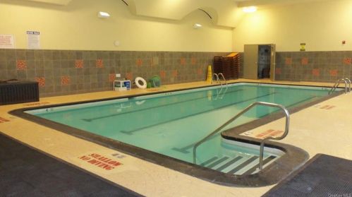 25 Huntington Cir, Peekskill NY 10566-2558 exterior