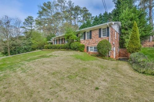 5795 Hilderbrand Dr, Atlanta GA  30328-5111 exterior