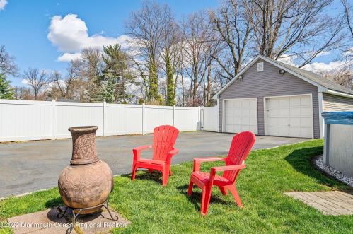 70 Emerald Pl, Clark NJ 07066-1410 exterior