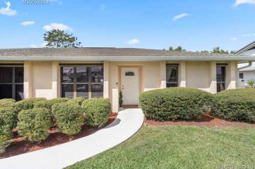 1017 Walters Ter, Fort Pierce FL  34983-3981 exterior