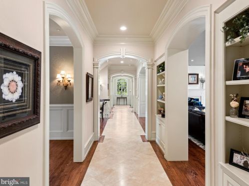 271 Blackburn Dr, Berwyn PA  19312-2801 exterior