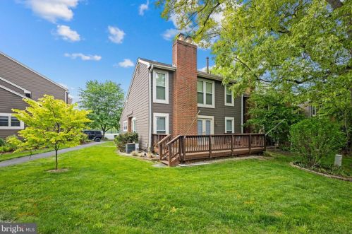 11410 Fairway Dr, Herndon, VA 20190-4414