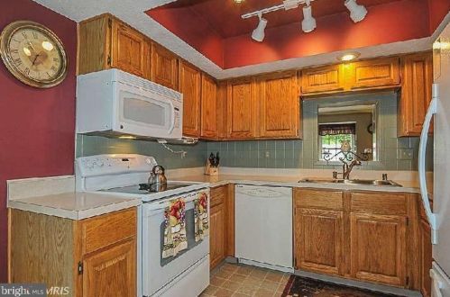 8117 Brightridge Ct, Ellicott MD  21043-6987 exterior