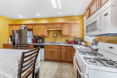 1704 Jancey St, Pittsburgh PA  15206-1146 exterior