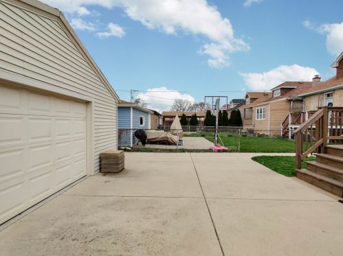 4617 Wrightwood Ave, Chicago IL 60639-1844 exterior