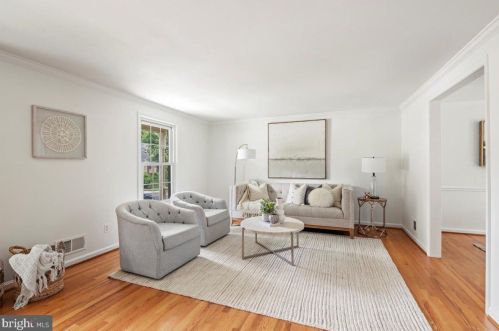 1111 Fallsmead Way, Rockville MD 20854-5549 exterior