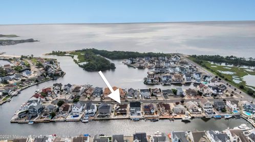 16 Travelers Way, Berkeley Township, NJ 08721-1510