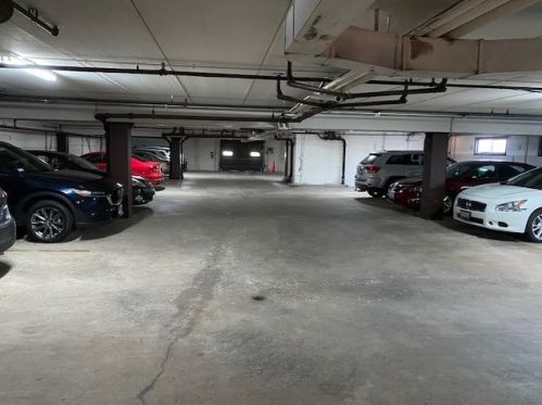 4702 Austin Ave, Chicago IL 60630-3185 exterior