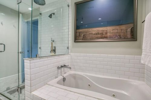 142 Classen Dr, Dallas TX 75218-1720 exterior