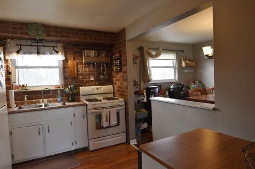 667 Regency Dr, Pittsburgh PA  15239-1331 exterior