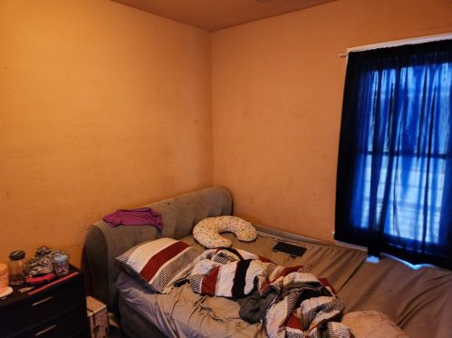 1956 Wood St, Meskegon MI 49442-5716 exterior