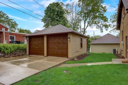 203 88, Milwaukee WI 53226-4616 exterior