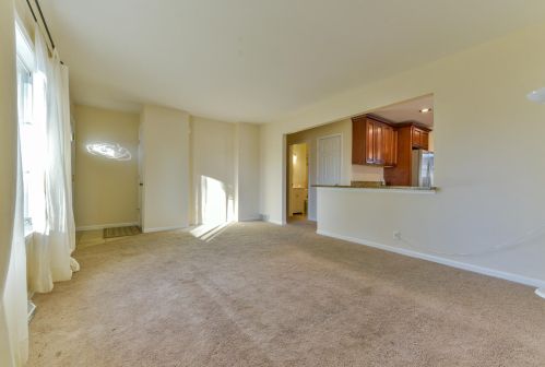 6474 68th St, Milwaukee, WI 53223-5714