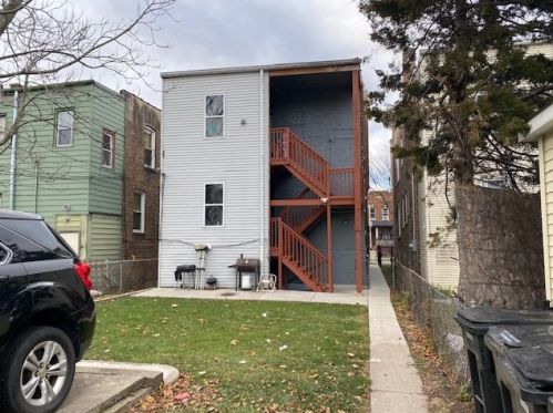 151 Leamington Ave, Chicago IL 60651-1424 exterior