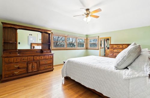 4801 Diversey Blvd, Milwaukee WI 53217-5919 exterior