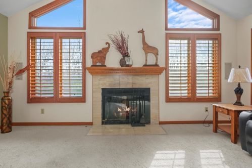 9006 Vine Ave, Bull Valley IL 60097-8243 exterior