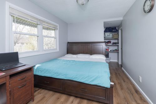 336 12 St, Plainwell MI 49080-1902 exterior