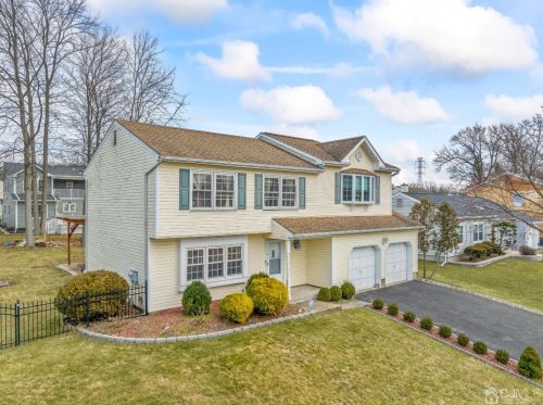 26 Netherwood Cir, Edison NJ  08820-1658 exterior