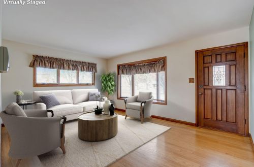 7501 Honey Crk Dr, Milwaukee WI 53221-4062 exterior