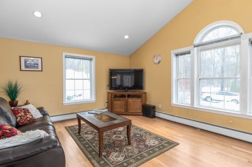 189 Lakeside Oaks Dr, Barrington NH 03825-3334 exterior