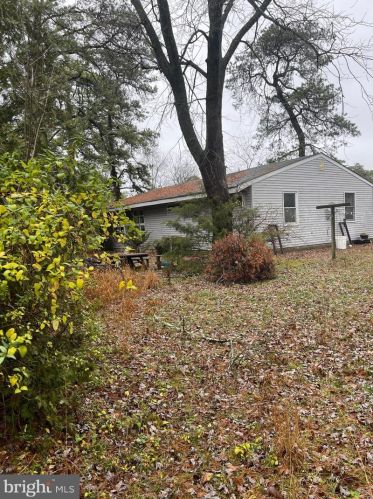 106 Cherokee Dr, Browns Mills NJ  08015-6251 exterior