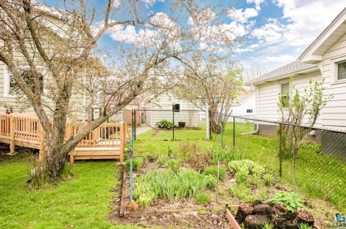 406 43 Ave, Duluth MN 55807-1555 exterior