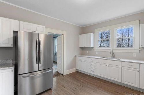 458 Main St, Meriden CT 06451-5090 exterior