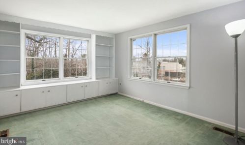 2115 Hanover St, Silver Spring MD 20910-2103 exterior