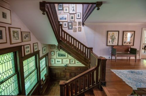 212 Main St, Ridgefield CT 06877-4922 exterior