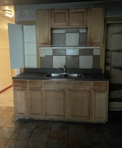 8138 Hermitage Ave, Chicago IL 60609-3810 exterior