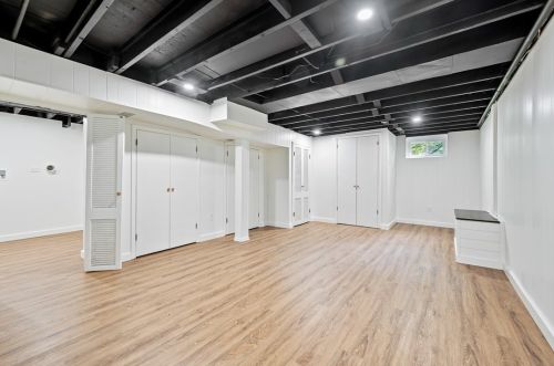 2302 Marbury Rd, Pittsburgh PA  15221-3670 exterior