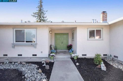 1717 Risdon Rd, Concord, CA 94518-3463