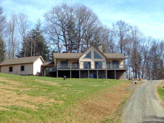 173 Minnie Ln, Bakersville, NC 28705-8418