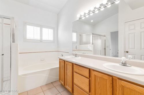 15595 Lago Del Oro Pkwy, Tucson AZ 85739-9568 exterior