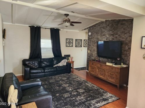 18214 2nd St, Phoenix AZ  85022-1006 exterior