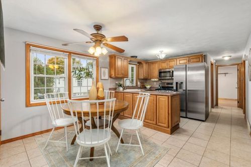 70 Greenville Ave, Providence, RI 02911-2738