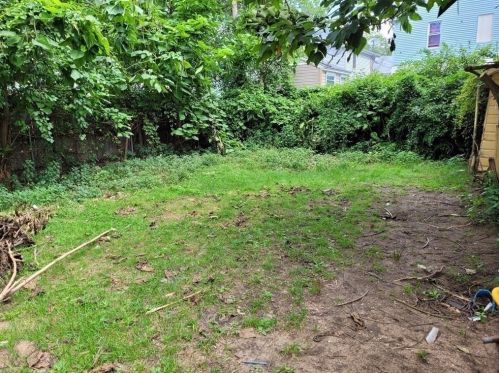 91 Clantoy St, Springfield MA  01104-2445 exterior