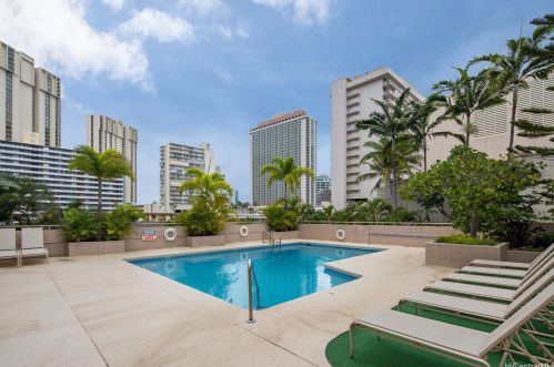 1848 Kahakai Dr, Honolulu HI  96814-4837 exterior