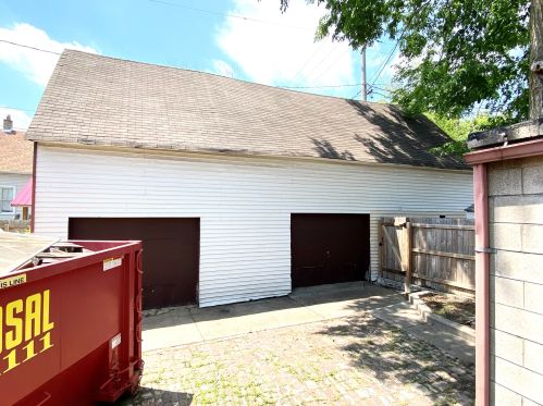 1985 Muskego Ave, Milwaukee WI 53204-3600 exterior