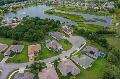 417 Blue Spring Ct, Fort Pierce, FL 34986-1777