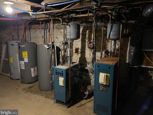 53 Plum St, Lancaster PA 17602-2324 exterior