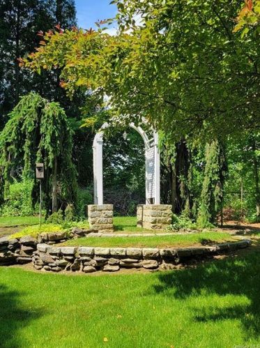 323 Grand Ave, Poughkeepsie NY 12603-4403 exterior