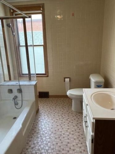 64 Race St, Manor PA 15665-1609 exterior