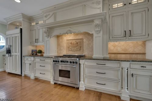 7 Chilton Rd, Chester NJ  07930-3107 exterior