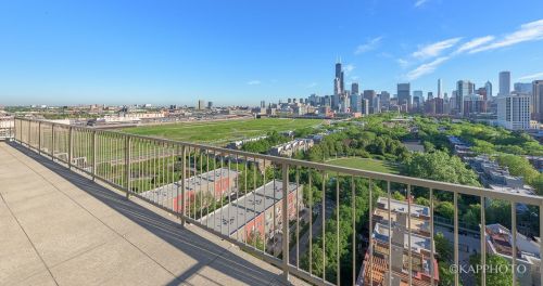 1530 State St, Chicago IL  60605-2964 exterior