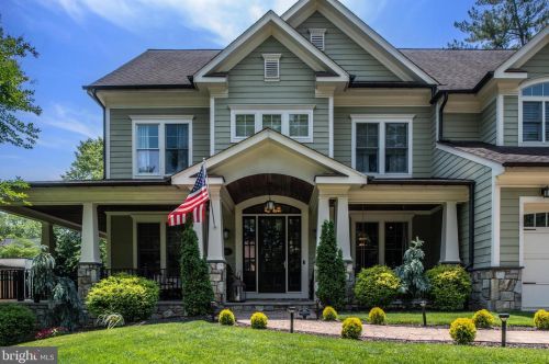 6421 Divine St, Mc Lean VA 22101-4702 exterior