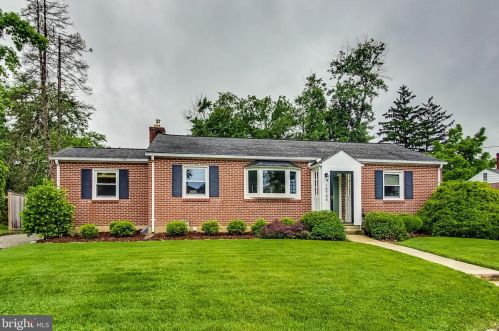 10706 Blossom Ln, Silver Spring, MD 20903-1001