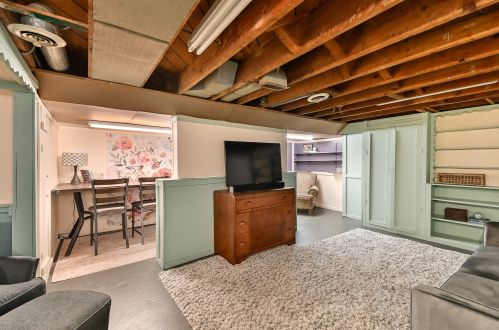 2476 Lefeber Ave, Milwaukee WI 53213-1220 exterior