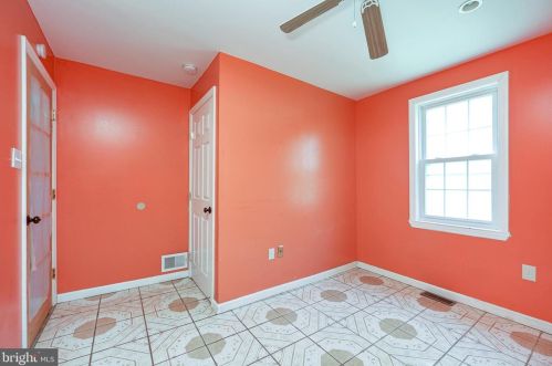 15 Pne St, Camden NJ 08103-3353 exterior