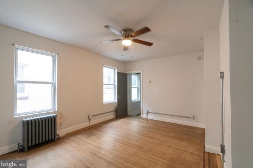 1318 6 St, Philadelphia PA 19147-5833 exterior